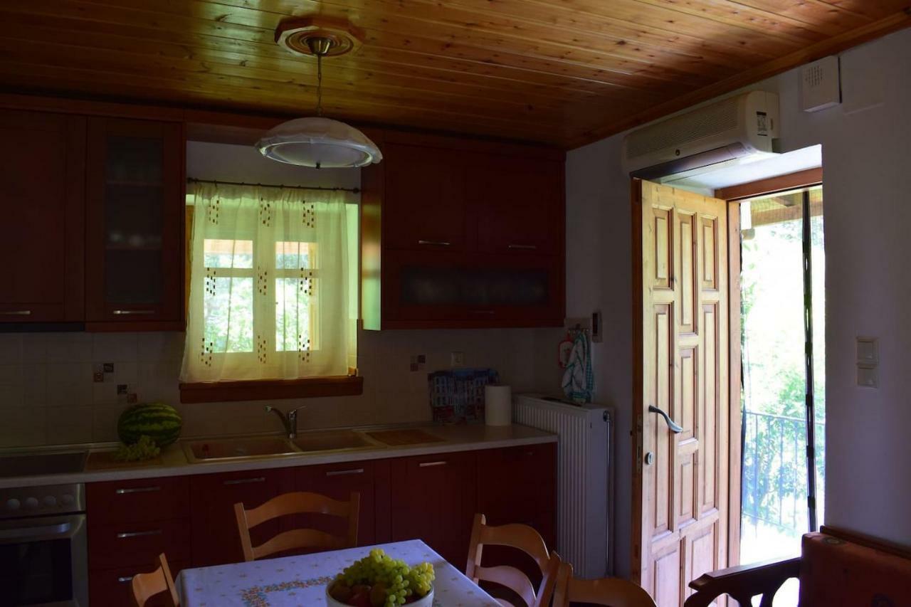 Holiday Home Dionysis Chorefton Bagian luar foto