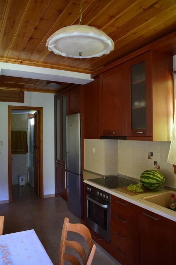 Holiday Home Dionysis Chorefton Bagian luar foto