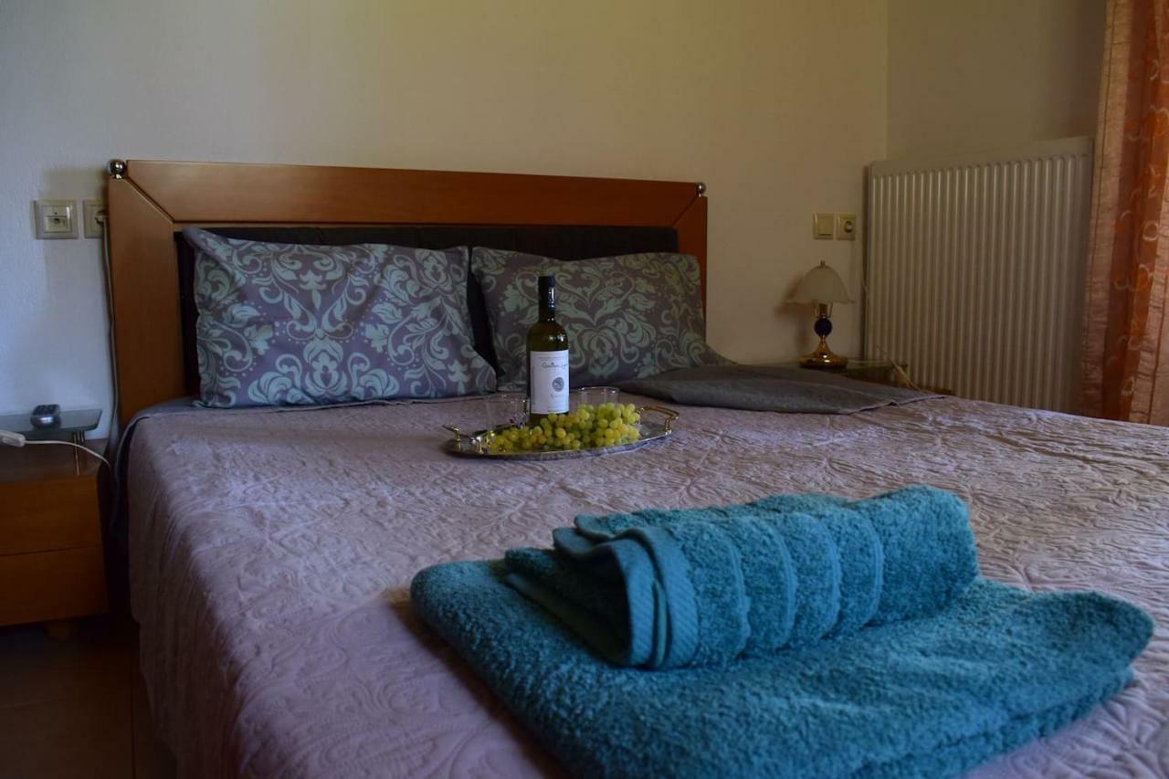Holiday Home Dionysis Chorefton Bagian luar foto