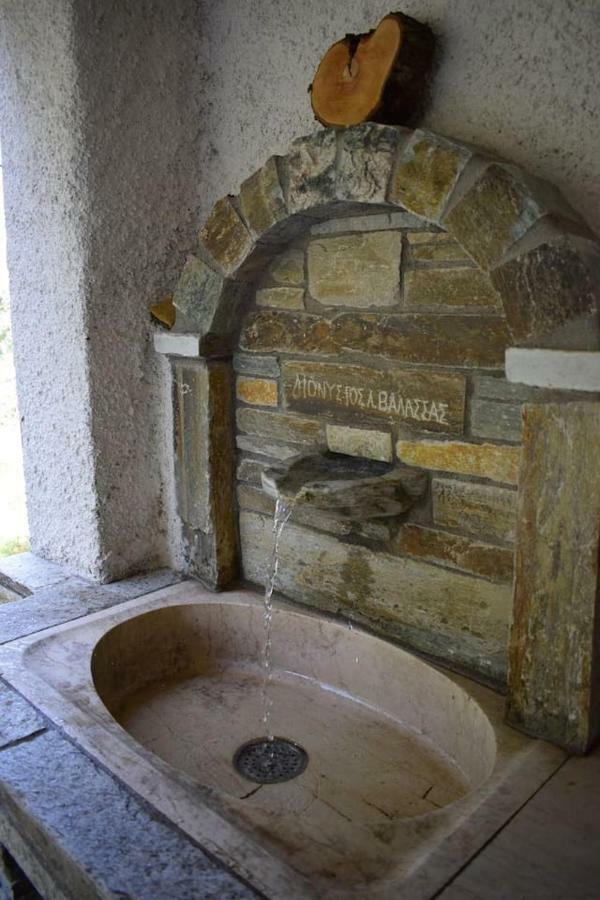 Holiday Home Dionysis Chorefton Bagian luar foto